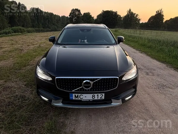 Volvo V90