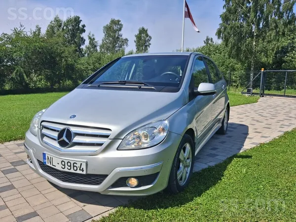 Mercedes B180