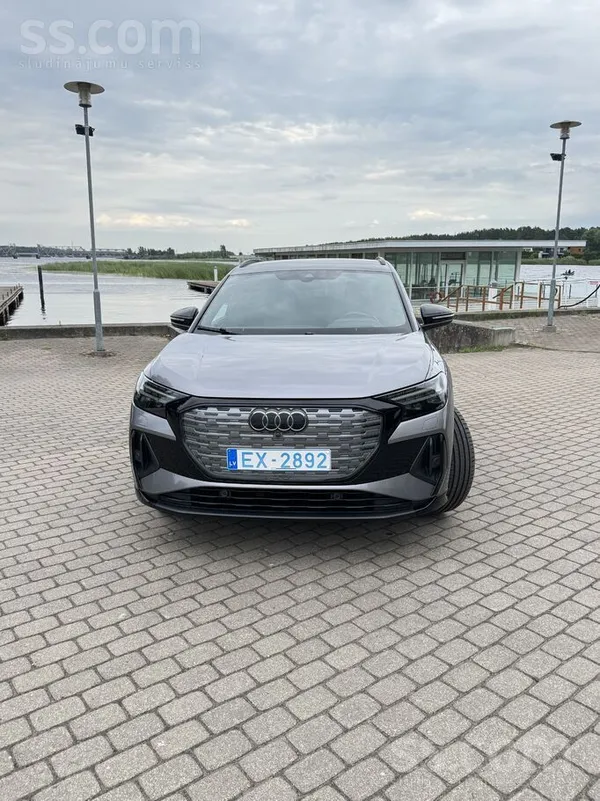 Pārdod ļoti koptu un mīlētu Audi Q4 40 "First Edition" Shadow Line (pirmā re