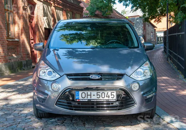 Ford Pārdod Ford S-Max ar Titanium komplektāciju. Labs 