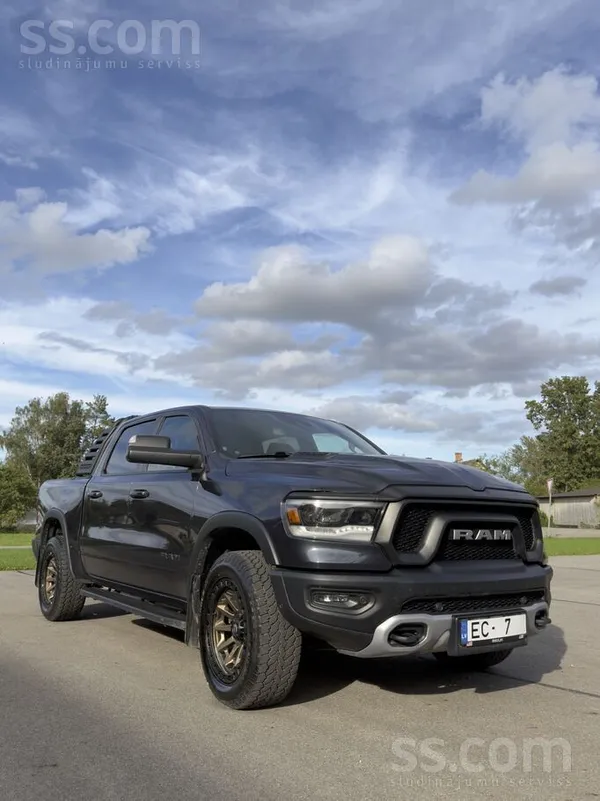 Dodge Pārdošanā Ram Rebel 1500 ar 3.0 D motoru. 