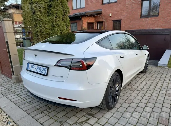 Tesla Pārdod Tesla Model 3 Performance (Dual Motor) face