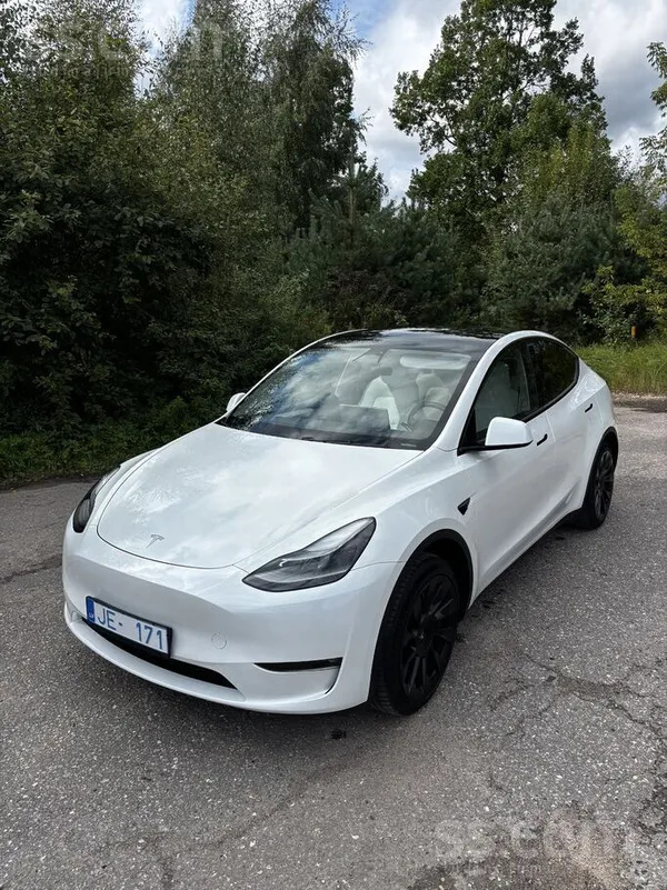 Uzņēmums piedāvā koptu auto tehniski un vizuāli ļoti labā stāvoklī. Cenā iekļauts no