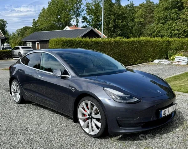 Tesla Model 3 Performance Long Range 4x4, kopta mašīna
