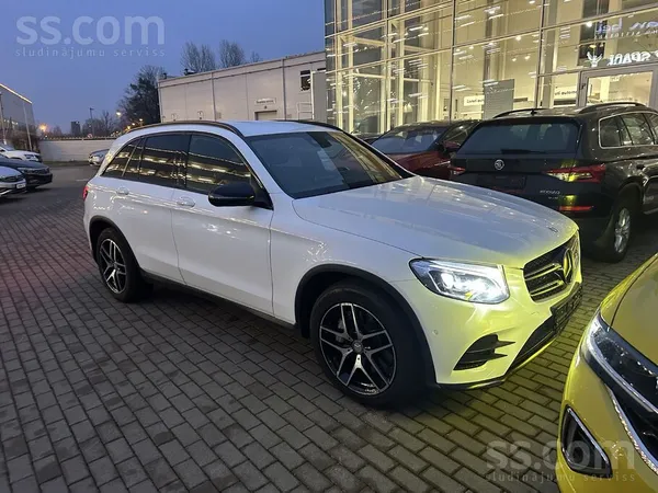 Mercedes Pārdodu koptu auto. 