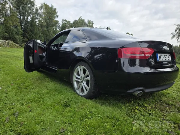 Audi Auto braucamā stāvoklī protams japieliek roka lai