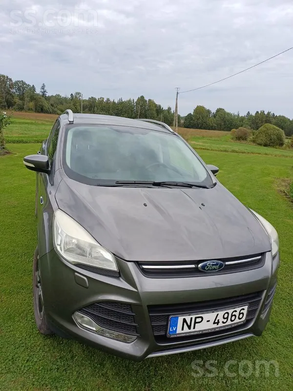 Ford Nesteidzīgi tiek pārdota Ford Kuga, ļoti ekonomisk