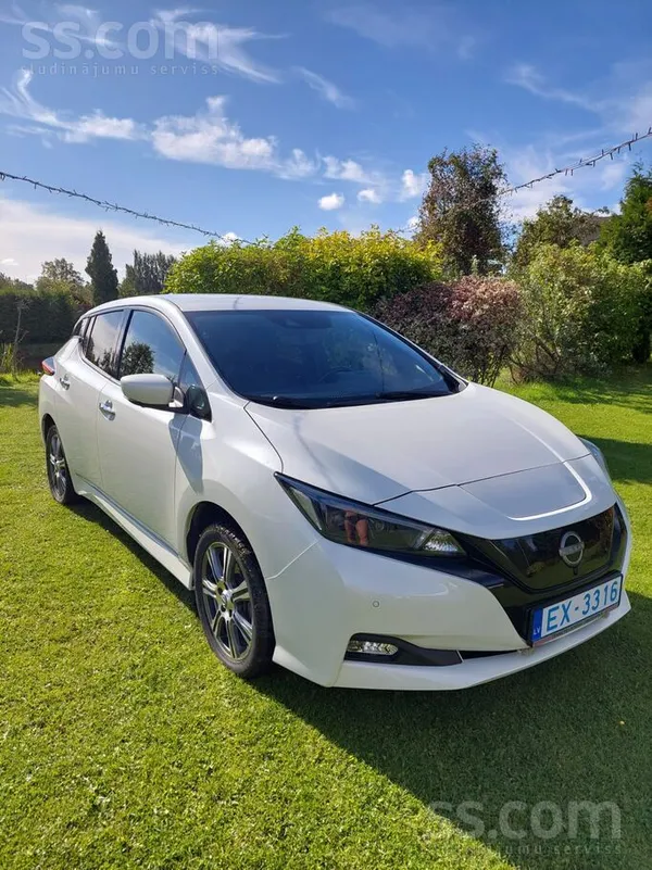 Nissan Leaf ar lielo 62kWh Bateriju, 160kW, teicamā tehniskā stāvoklī. Elekt
