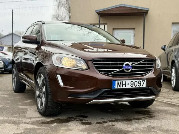 Dīzelis 2, 0l , 
Distances kontrole, 
ādas Salons, 
Vieglmetāla Diski
Borta