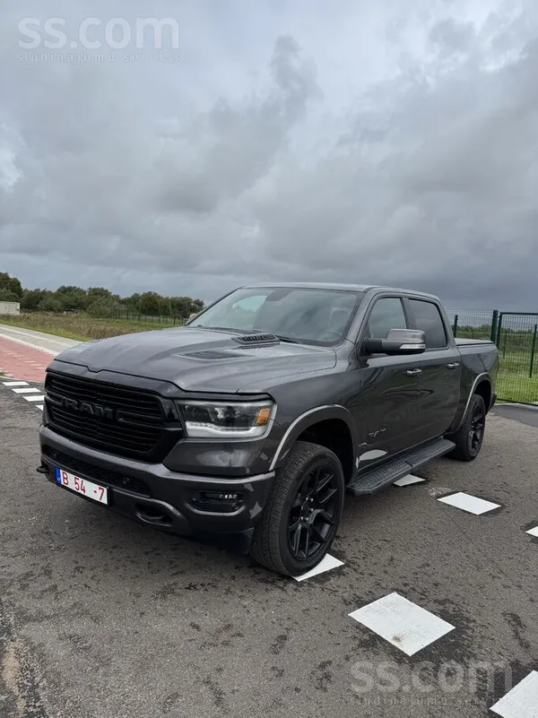 Dodge Ram 1500 Laramie Sport