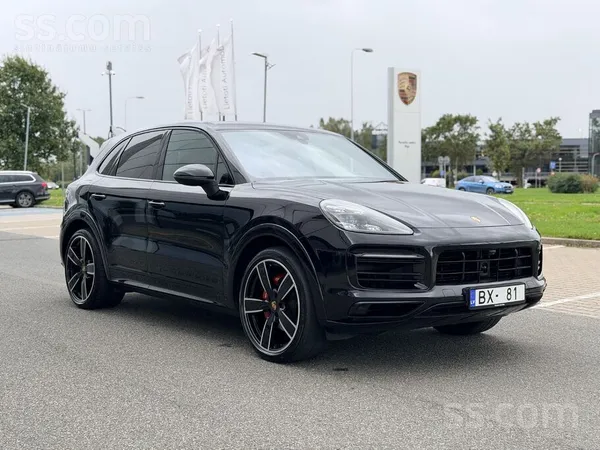 Pārdošanā ekskluzīvs porsche cayenne sport chrono 3.0 2020 ar pilno komplekt