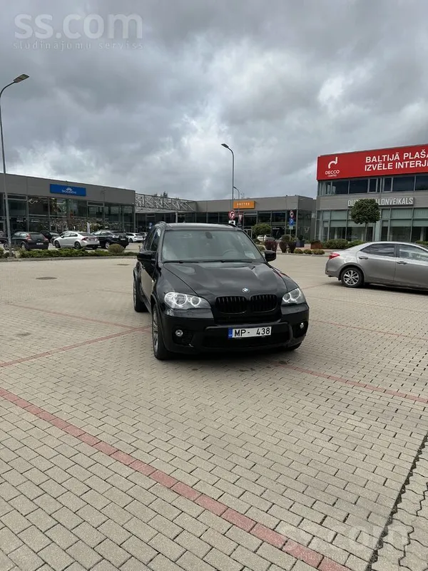 BMW Pārdodu koptu un dinamisku BMW X5 (E70) ar leģendā