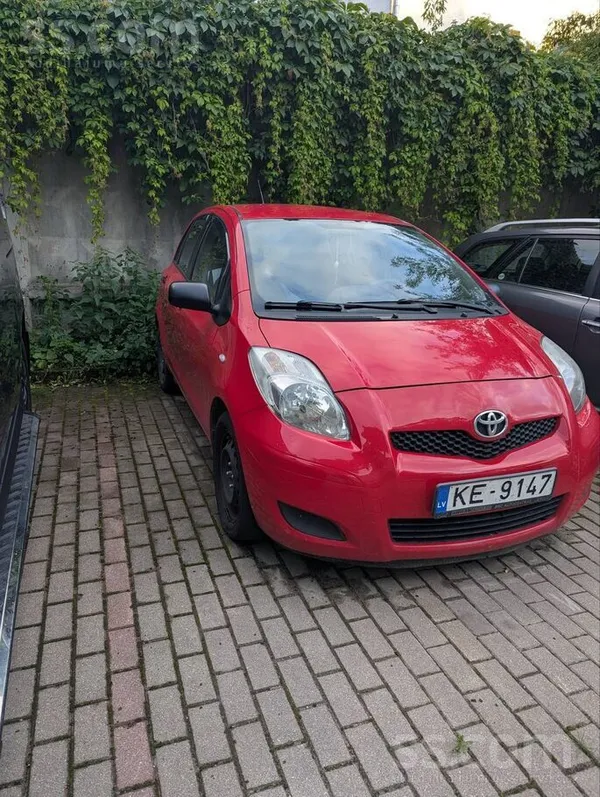 Toyota Yaris - 1