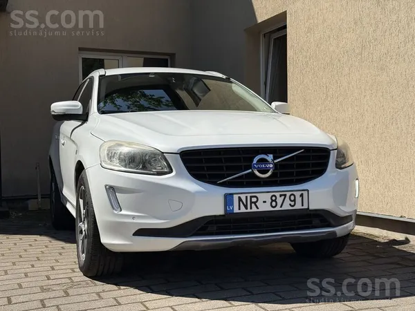 Ādas salons, Priekšā un aizmugurē parkošanās Sensori, 
Usb, Aux, 
Isofix Sti