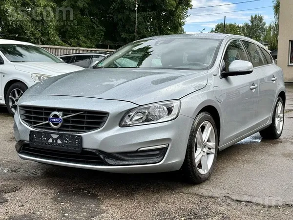 Pašuzlādes Hybrid/dīzelis, 162kW, 2.4l motors Awd, City Safety, 
Distances K