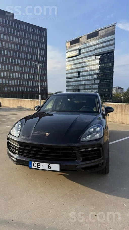 Pārdodu savu Porsche Cayenne S 440Zs. 2018. gada modelis ar 2017. gada Decem