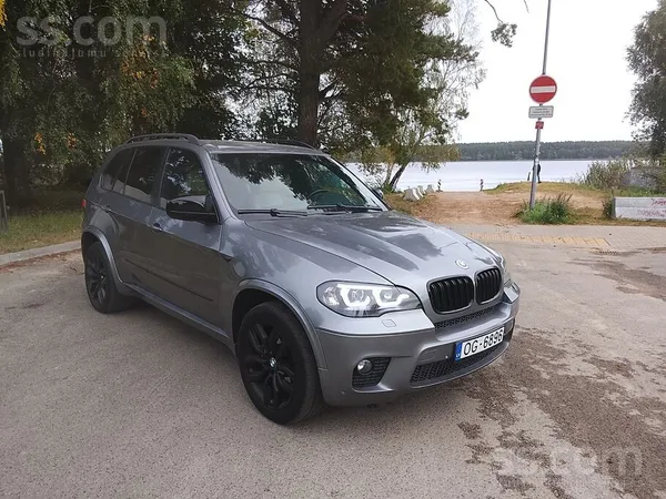 BMW x5 В хорошем рабочем состоянии. Как по технике так и по кузову. М пакет,