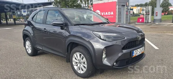 Toyota Yaris 2025, 1.5H hibrīds, Automāts, SUV/Apvidus, Pelēks — Latvijā