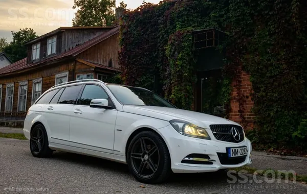 Pārdodu ļoti labu, ļoti ekonomisku un dinamisku Mercedes-Benz C220 Cdi ar ja