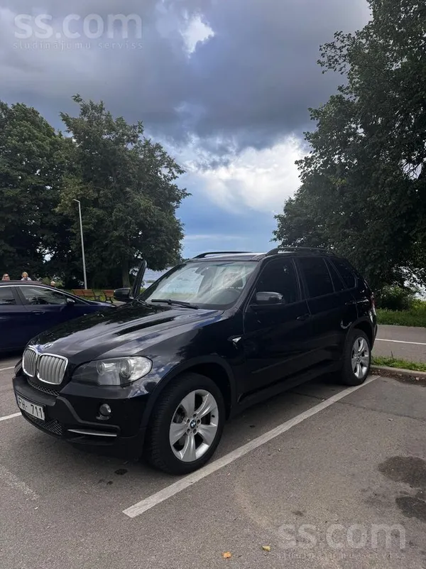 Продаю BMW X5 E70 3.0d, 2007 года выпуска. Надёжный и комфортный дизельный X