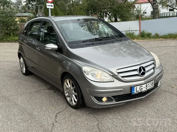 Mercedes B180 2, 0 dīzelis maina laba stāvokli skate līdz October beigas nod