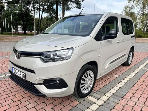 Toyota Proace 2022, 1.5D dīzelis, Manuāls, Furgons, Brūns — Latvijā