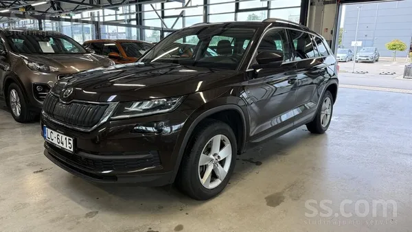 2.0 Turbo benzīns (180Zs), 4x4, Automāts.
Aprīkojums:
- El. regulējami u
