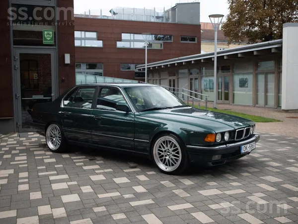 BMW 750 1991, 5.0 benzīns, Automāts, Sedans, Zaļš — Latvijā