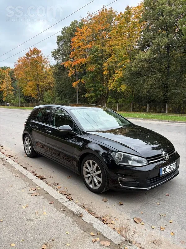 Pārdodu Volkswagen Golf 7 melnā krāsā, hečbeks. 

 2013. gads
 2.0 Tdi dī
