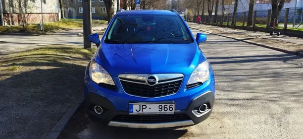 Opel Labi nokomplektēts un uzturēts auto ar nelielu pār