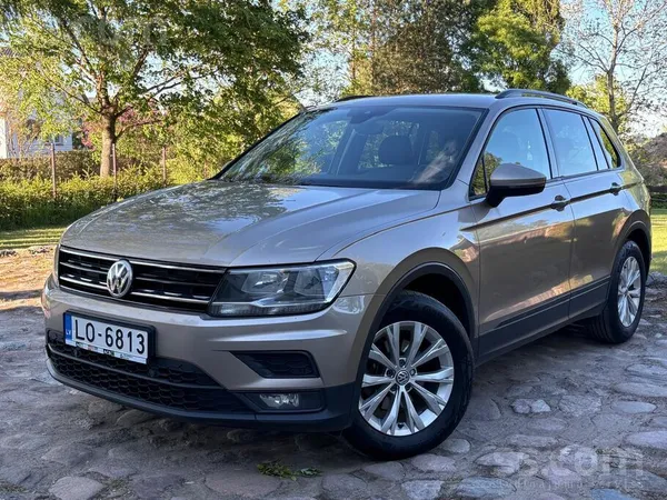 Volkswagen Tiguan - 1