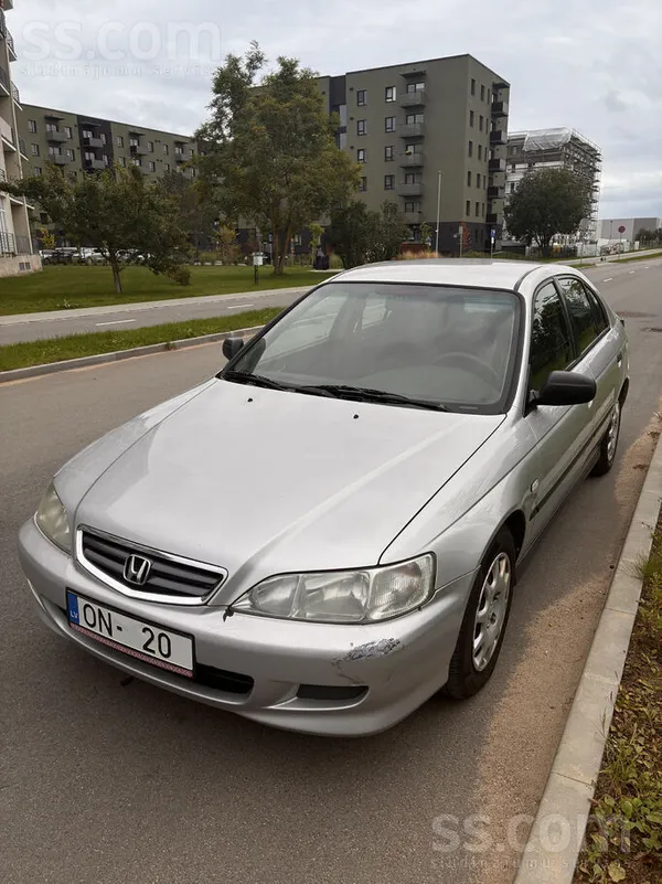 Honda Pārdodu Honda Accord, kas ir bijis īpašumā 20 gadu