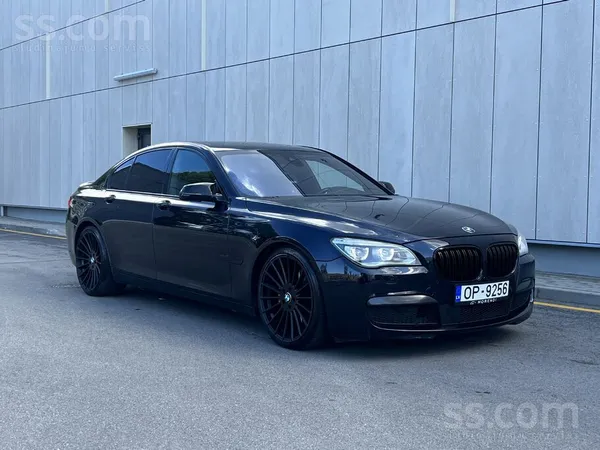 BMW 730