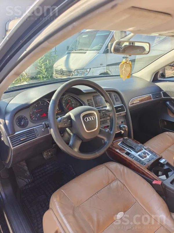 Audi A6 - 1