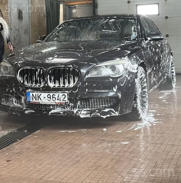 BMW Pārdodu BMW 740 . Visi jautājumi pa telefonu . Pir