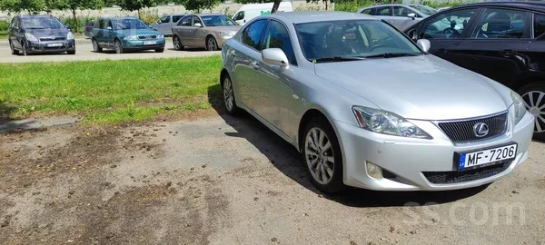 Lexus IS