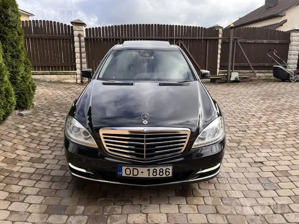Pārdodu Mercedes S350cdi 3.0d Blueefficiency 2010 gada. melns metaliks. 
Au