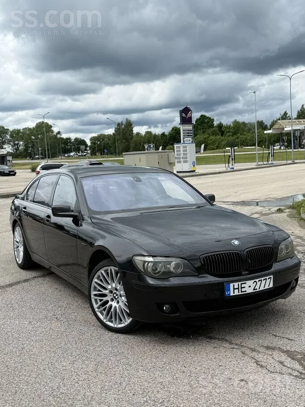 BMW 730