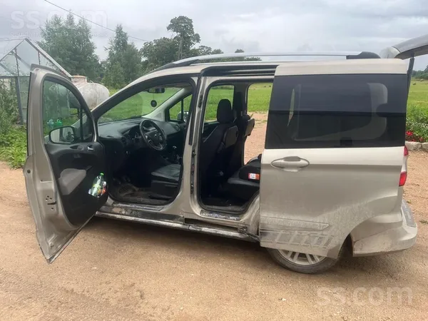 Ford Pārdodu vai mainu savu darba auto. 