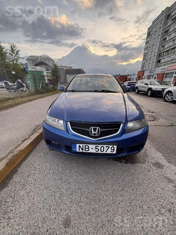Honda Продаю Хонда Акорд 2004 года, 2.2 дизель, 103kw