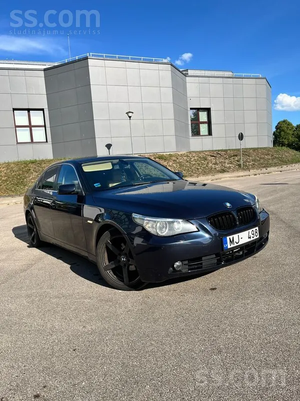 BMW 525
