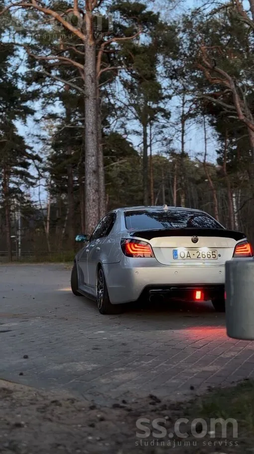 BMW 525
