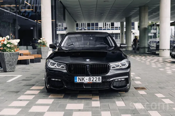 BMW 730