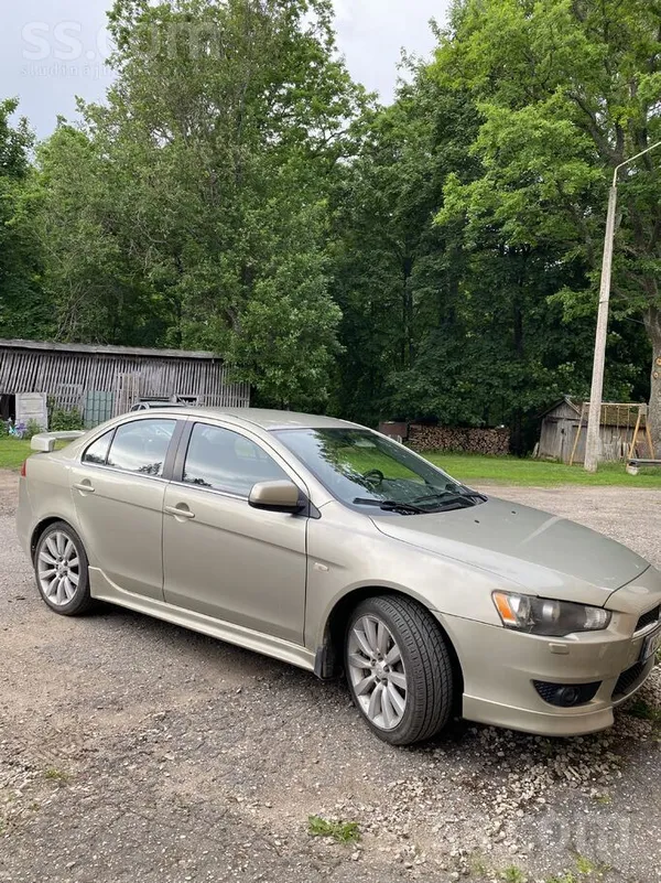 Mitsubishi Lancer