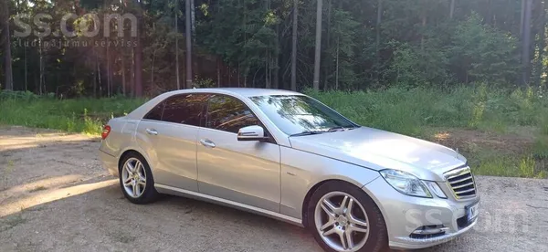 Mercedes Pārdod Mercedes-Benz E-Class (W212), 2012. gada iz