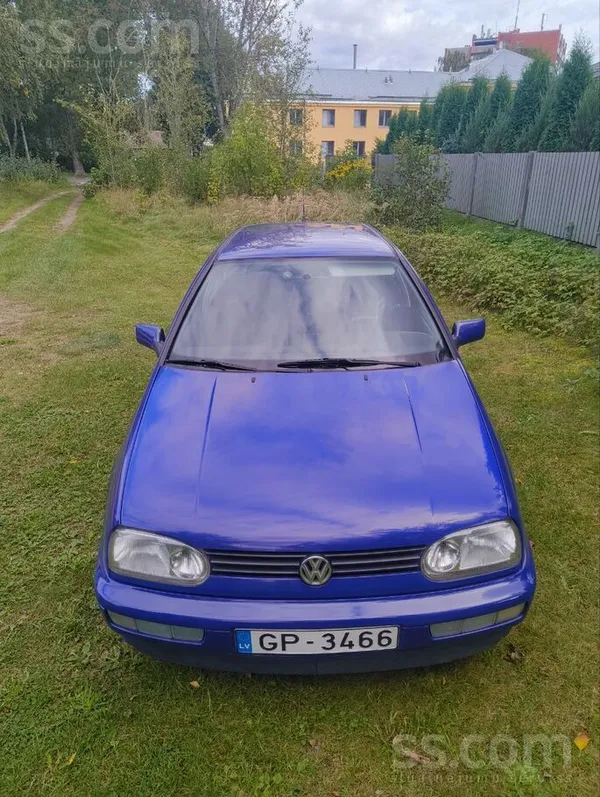 Volkswagen Продаётся ухоженный Golf 3 с бензиновым двигателем
