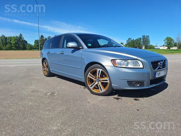 Volvo V50