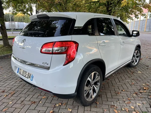 No Francijas. Xenon. led. Adas salons.
- Originals nobraukums 225.000km.