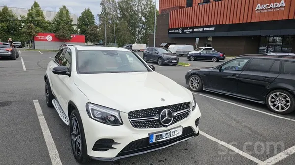 Mercedes Pārdod ekskluzīvu Mercedes-Benz Glc 250 d 4Matic C