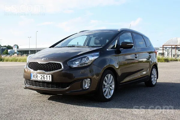 KIA 7 vietas. Auto pirkts Latvijā un sākts ekspautēt 2